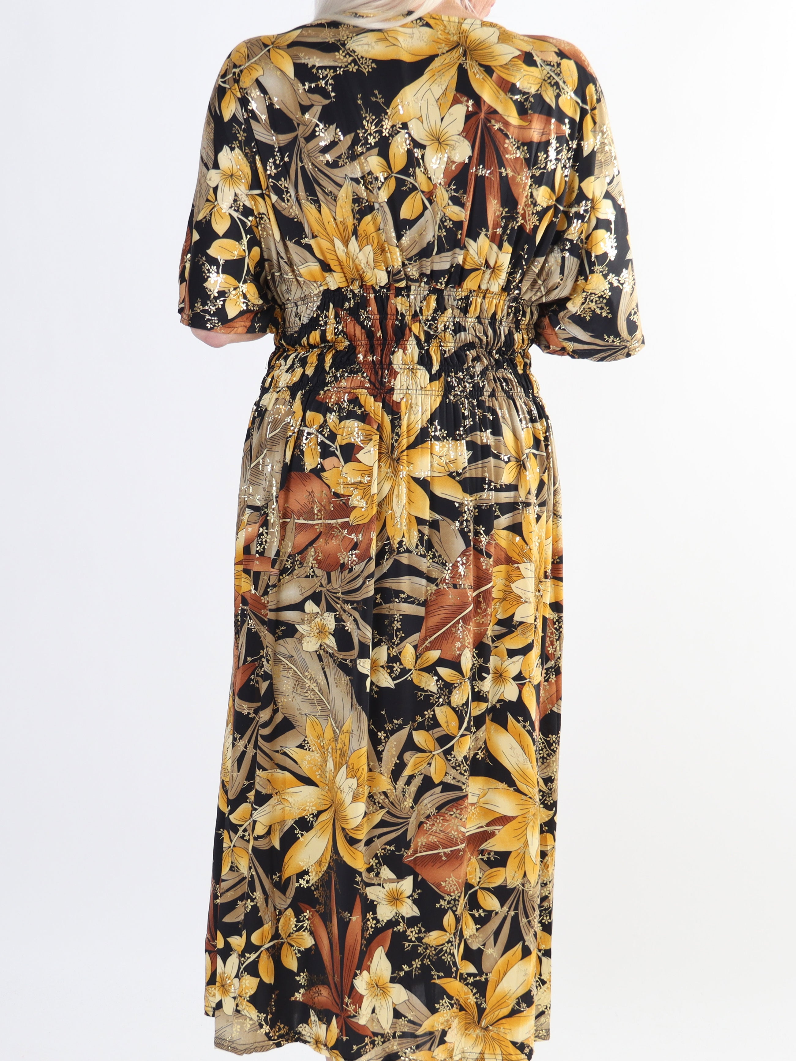 Pams Midi - Elastisk blomstret plus size kjole i krølfrit stof